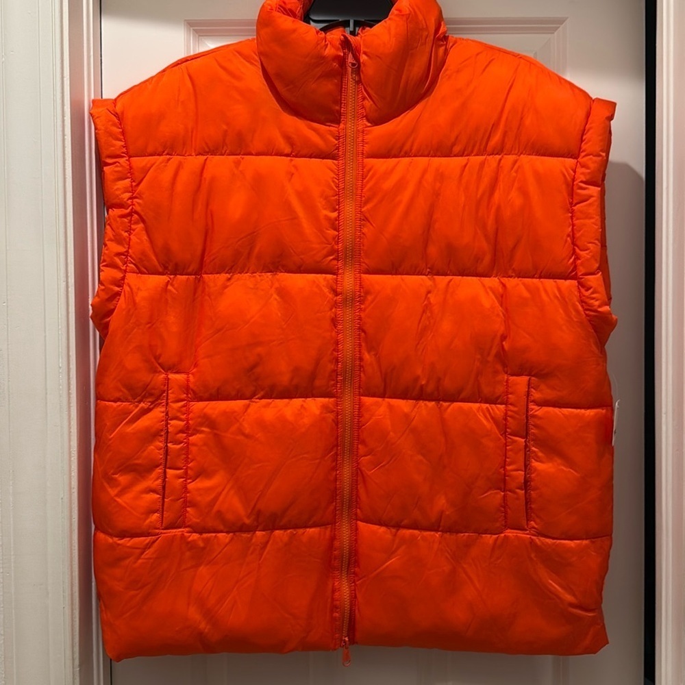 SOLD!!!    FREE PEOPLE PUFFER VEST in Flame 🔥 NWT sz L